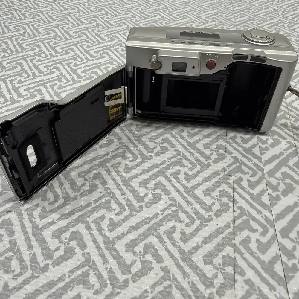 Samsung Maxima Zoom 120Ti 38-120mm 35mm Film Point & Shoot Camera W/New Battery
